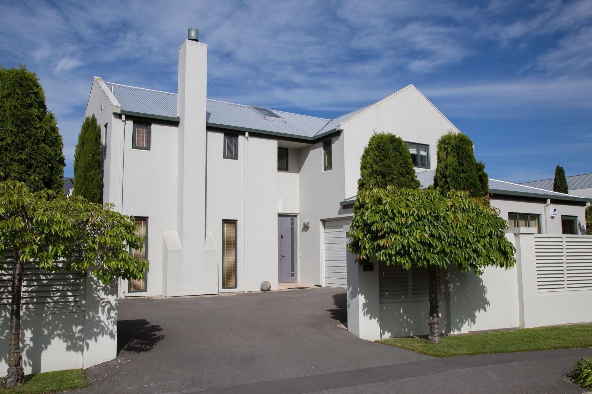 40 Thornycroft Street