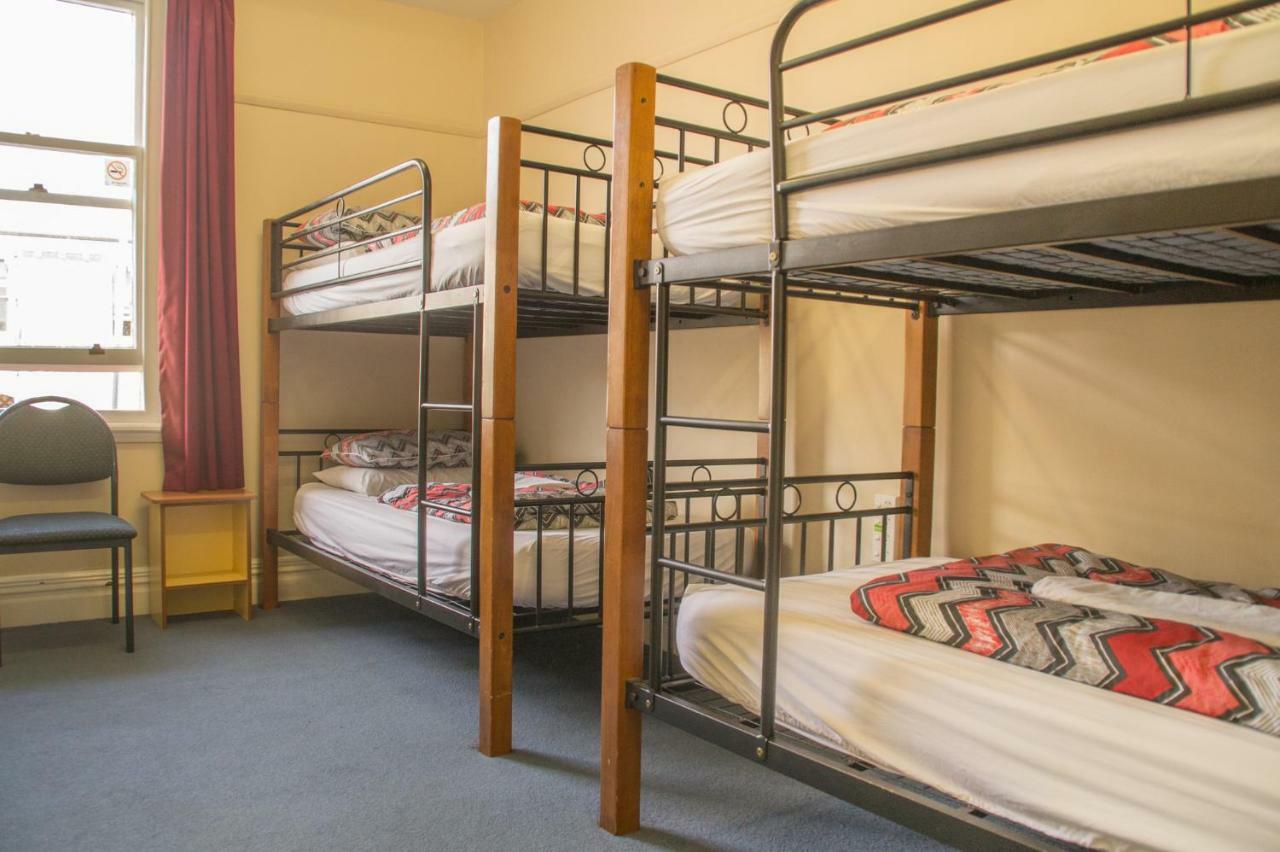 Yha Rolleston House *