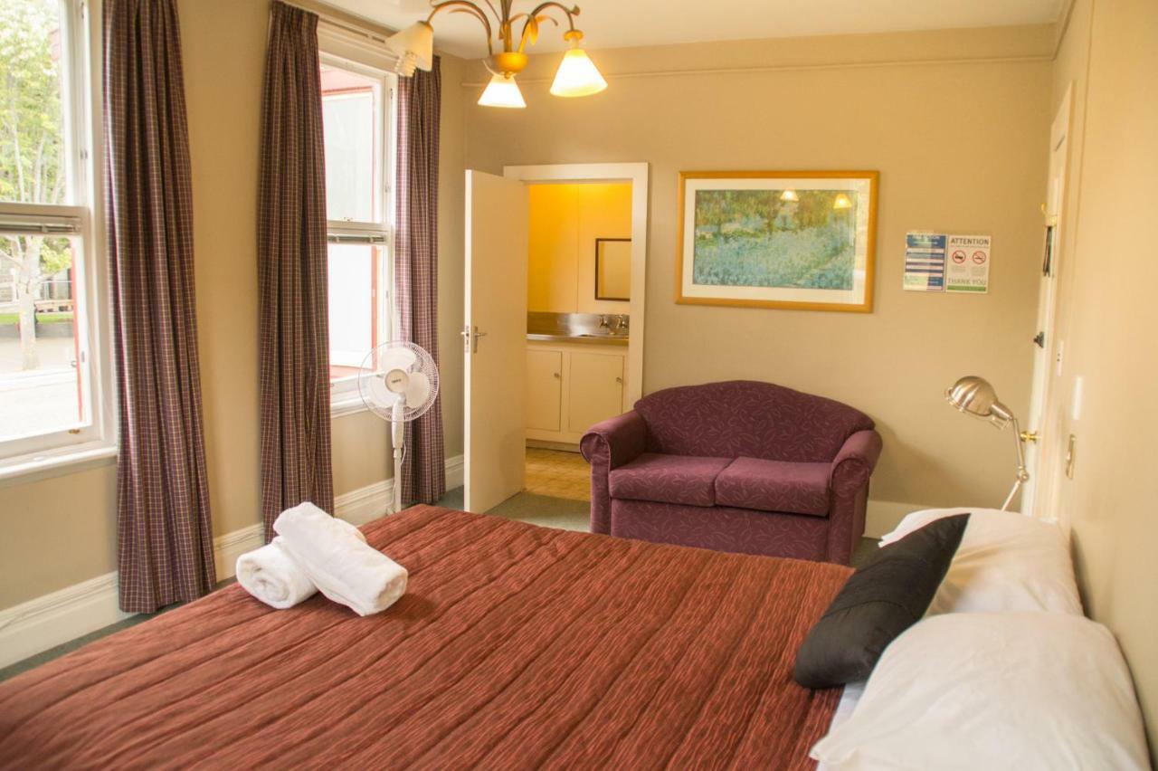 Yha Rolleston House