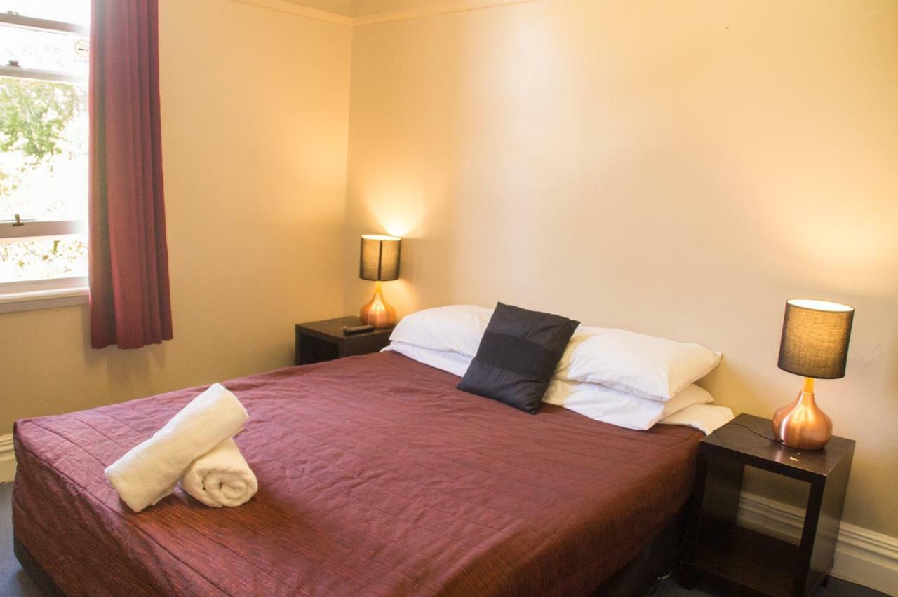 Yha Rolleston House *