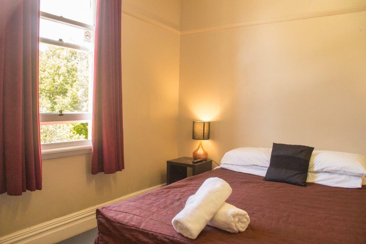 Yha Rolleston House