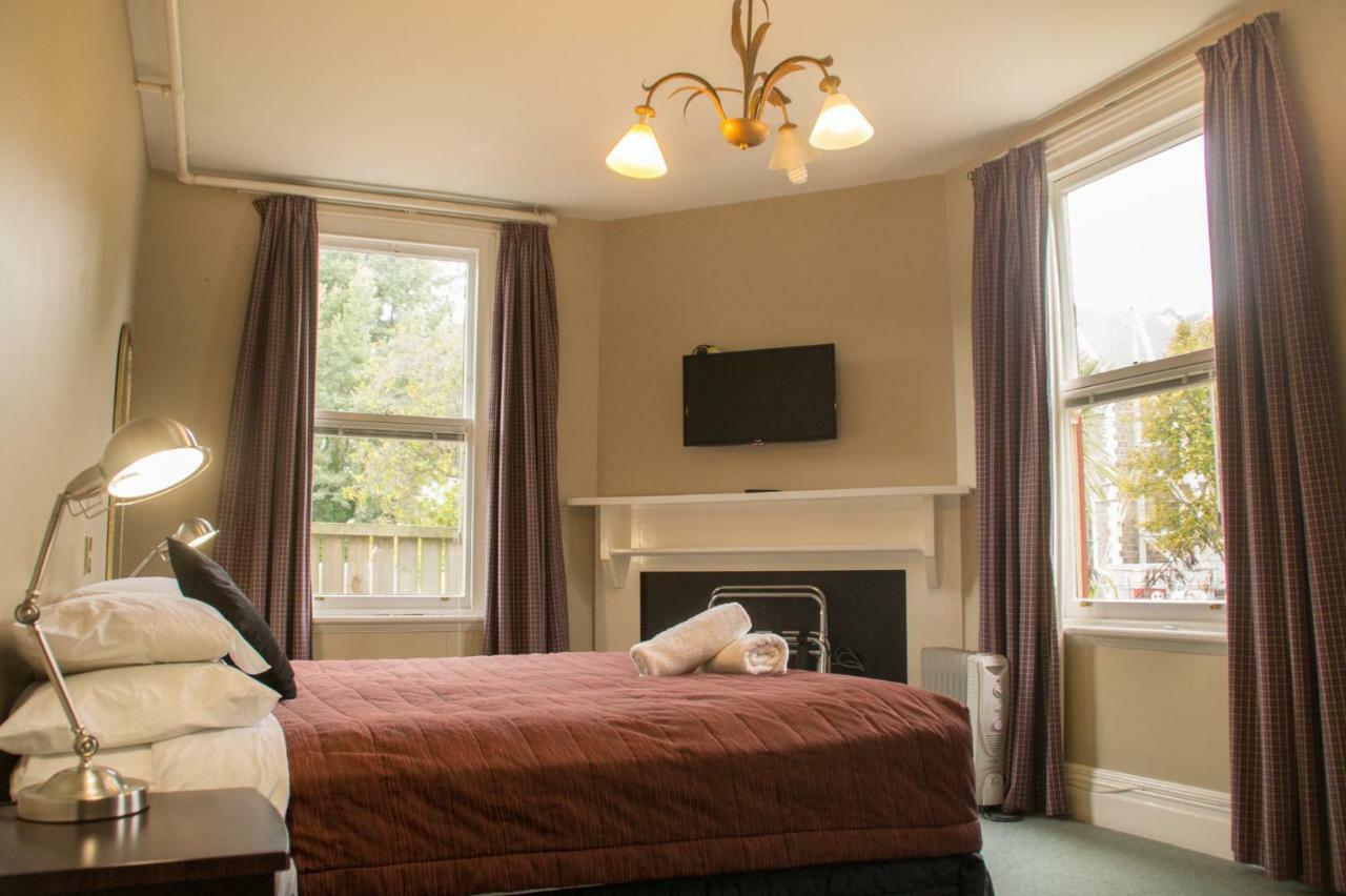 Yha Rolleston House
