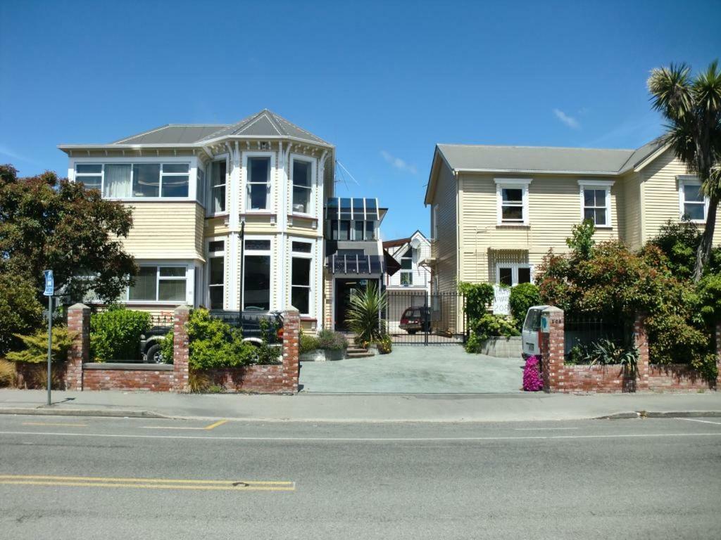 Foley Towers Bbh Hostel *