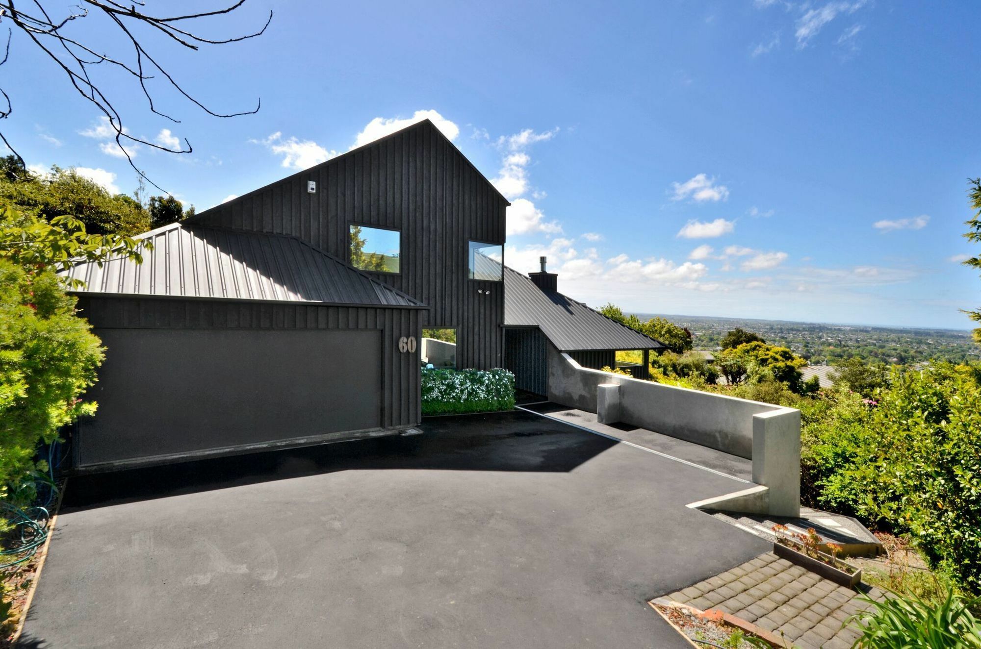 Apartment Black Beauty-hilltop Paradise-house