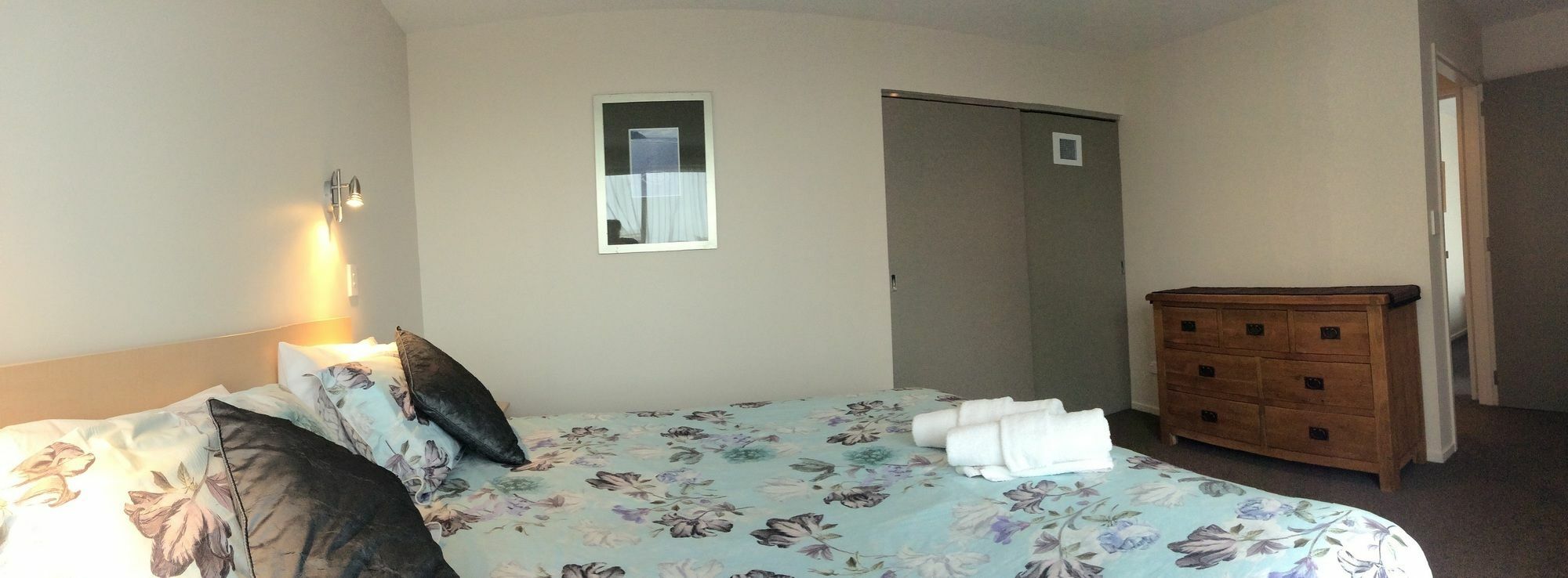 Apartment Cathedral Junction Three Bedroom *