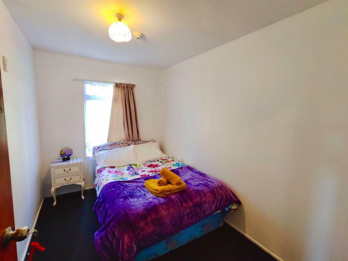 38 Middleton Road * Christchurch