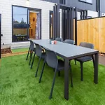 3 Bedroom 2 Bathroom Hagley Parkside Perch