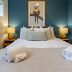 Luxurious Christchurch Suite - Single Level 2 Bed
