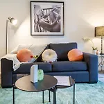 Cozy 1-Bed Apartment With Park Views, Sleeps 4