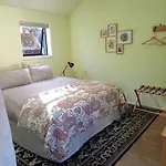 Garden Setting, Quality Independent Studio For Two