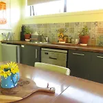 Garden Setting, Quality Independent Studio For Two