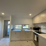 Cbd 2 Bedroom Parkside Living By Hagley With Free Parking