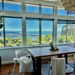 The Lighthouse - Free Breakfast And Stunning Views