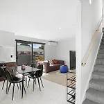 Mallside Retreat Close To City