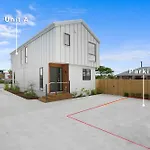 Mallside Retreat Close To City