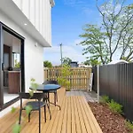 Mallside Retreat Close To City