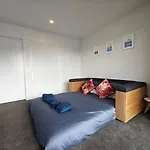 Luxury 3 Bed Townhouse By Hagley Park With Garage