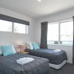 Rocking Horse Villa - Christchurch Holiday Homes