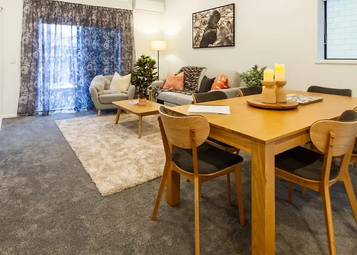 3 Bedroom 2 Bathroom Hagley Parkside Perch