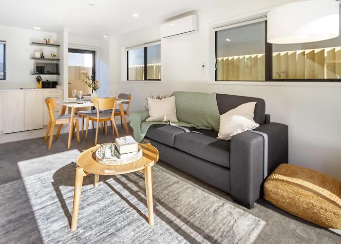 Modern Townhouse Cashel Street 2 Bed 2 Bath