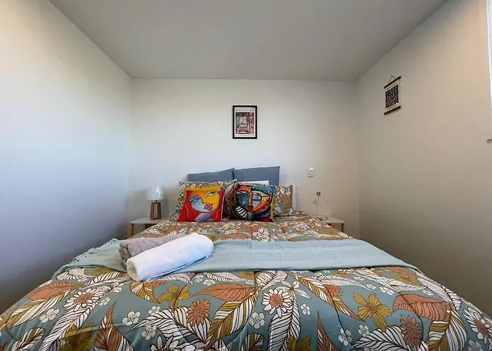 Cbd 2 Bedroom Parkside Living By Hagley With Free Parking