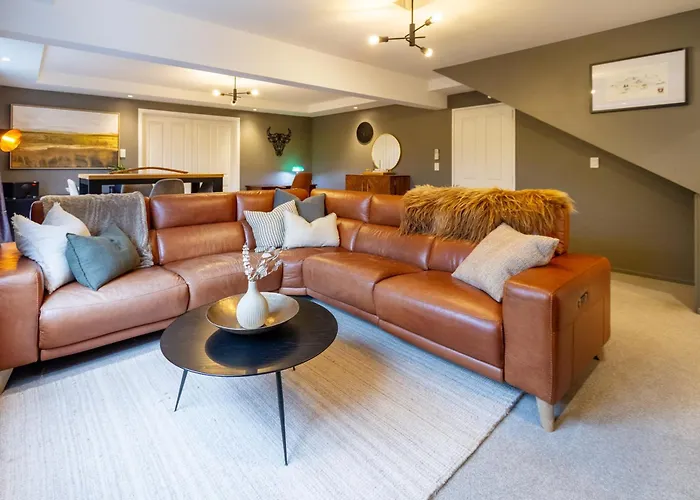 Modern Comforts In Hoon Hay
