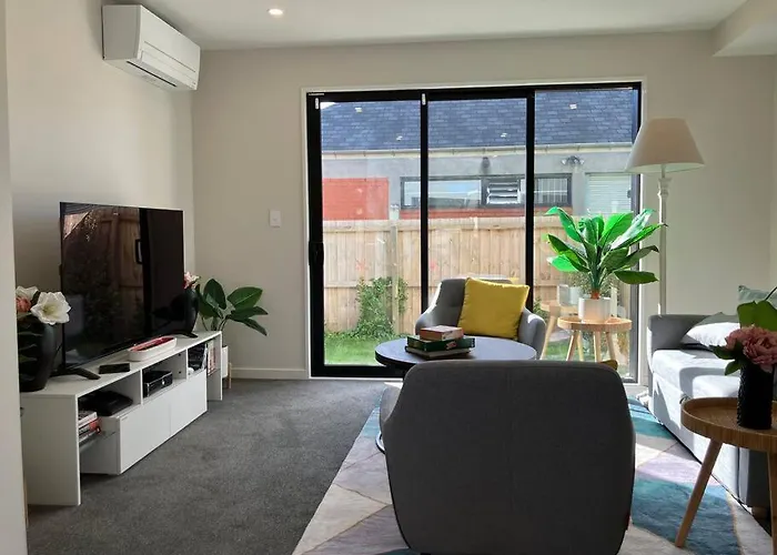 2-Bedroom Ensuite, Close To City, Comfortable, Accessible With Own Parking