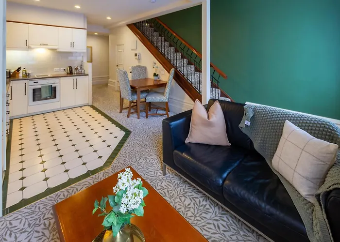 Beauty In The Cbd - 1Bed Free Parking Pool