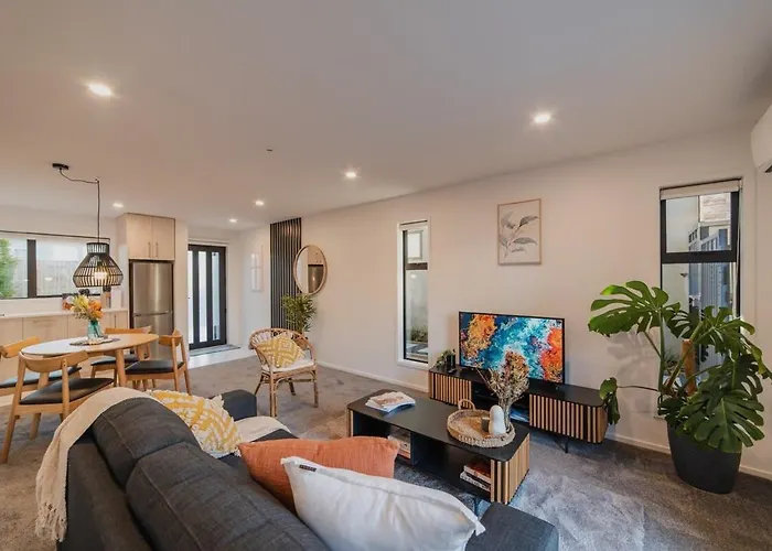 Enchanting Getaway In Merivale