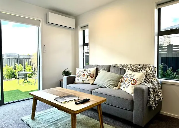 2Brd 2Bth Riccarton Townhouse Free Car Park