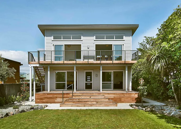 Rocking Horse Villa - Christchurch Holiday Homes