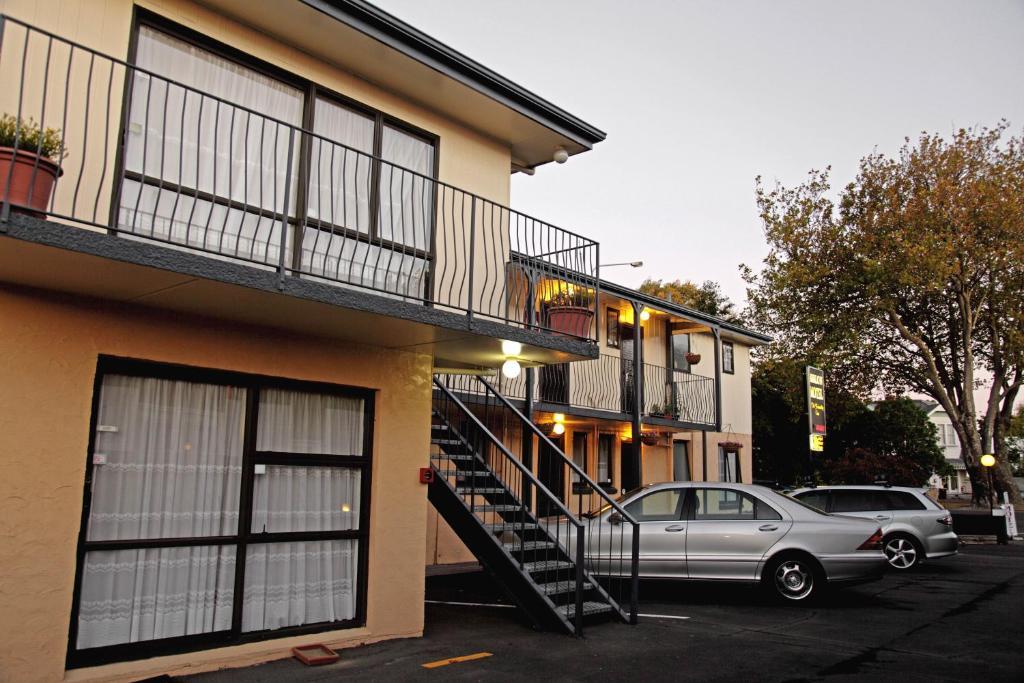 Avalon 3*