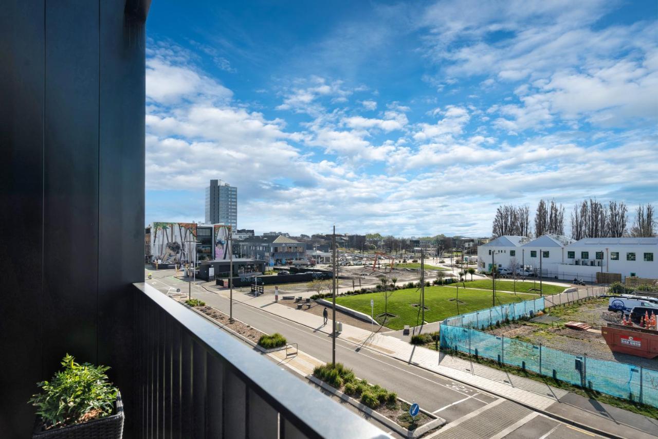 Floor Luxury W Sunny Balcony *