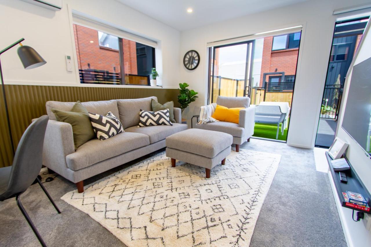 New Sophisticated City Pad