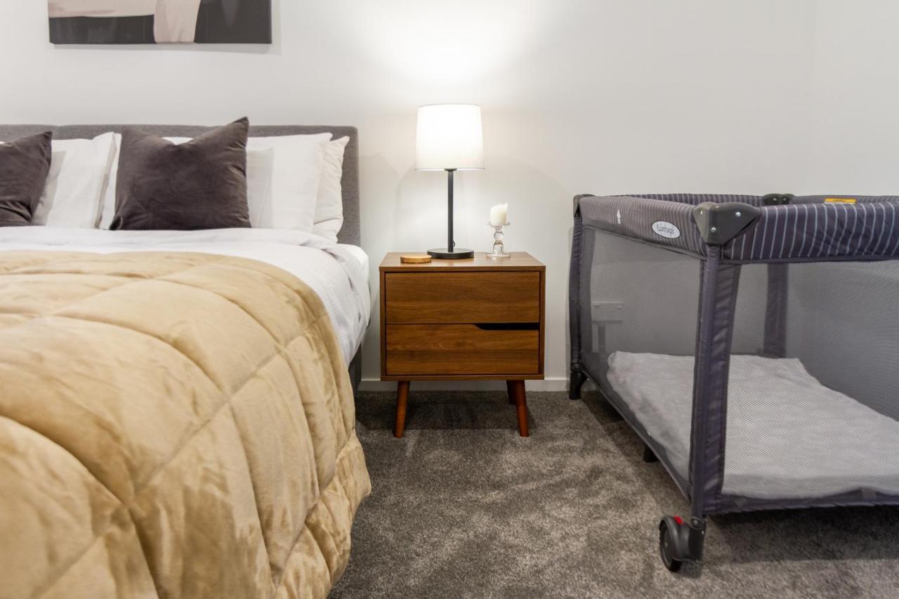 3 Bedroom 2 Bathroom Hagley Parkside Perch Apartment