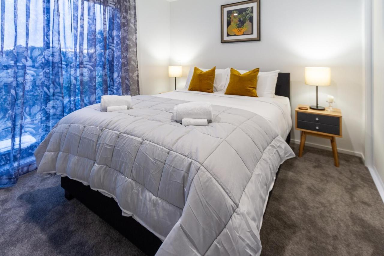 3 Bedroom 2 Bathroom Hagley Parkside Perch Apartment