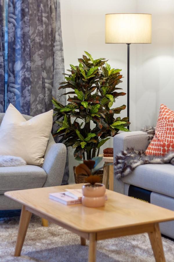 3 Bedroom 2 Bathroom Hagley Parkside Perch * Christchurch
