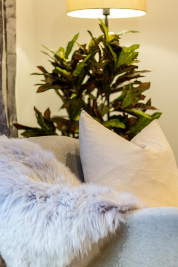 3 Bedroom 2 Bathroom Hagley Parkside Perch Apartment Christchurch