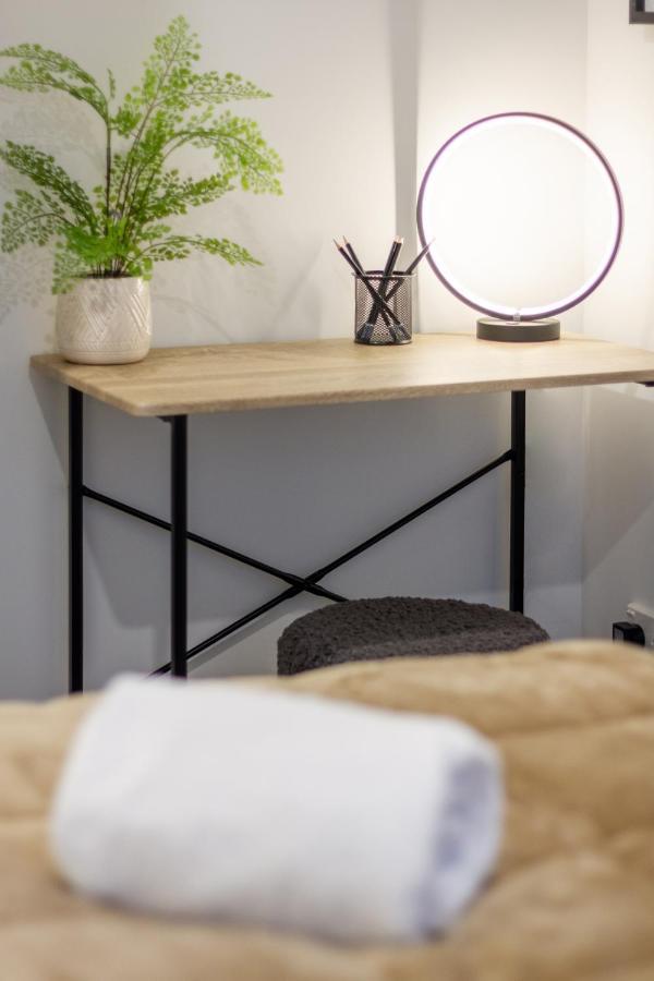 Apartment 3 Bedroom 2 Bathroom Hagley Parkside Perch *