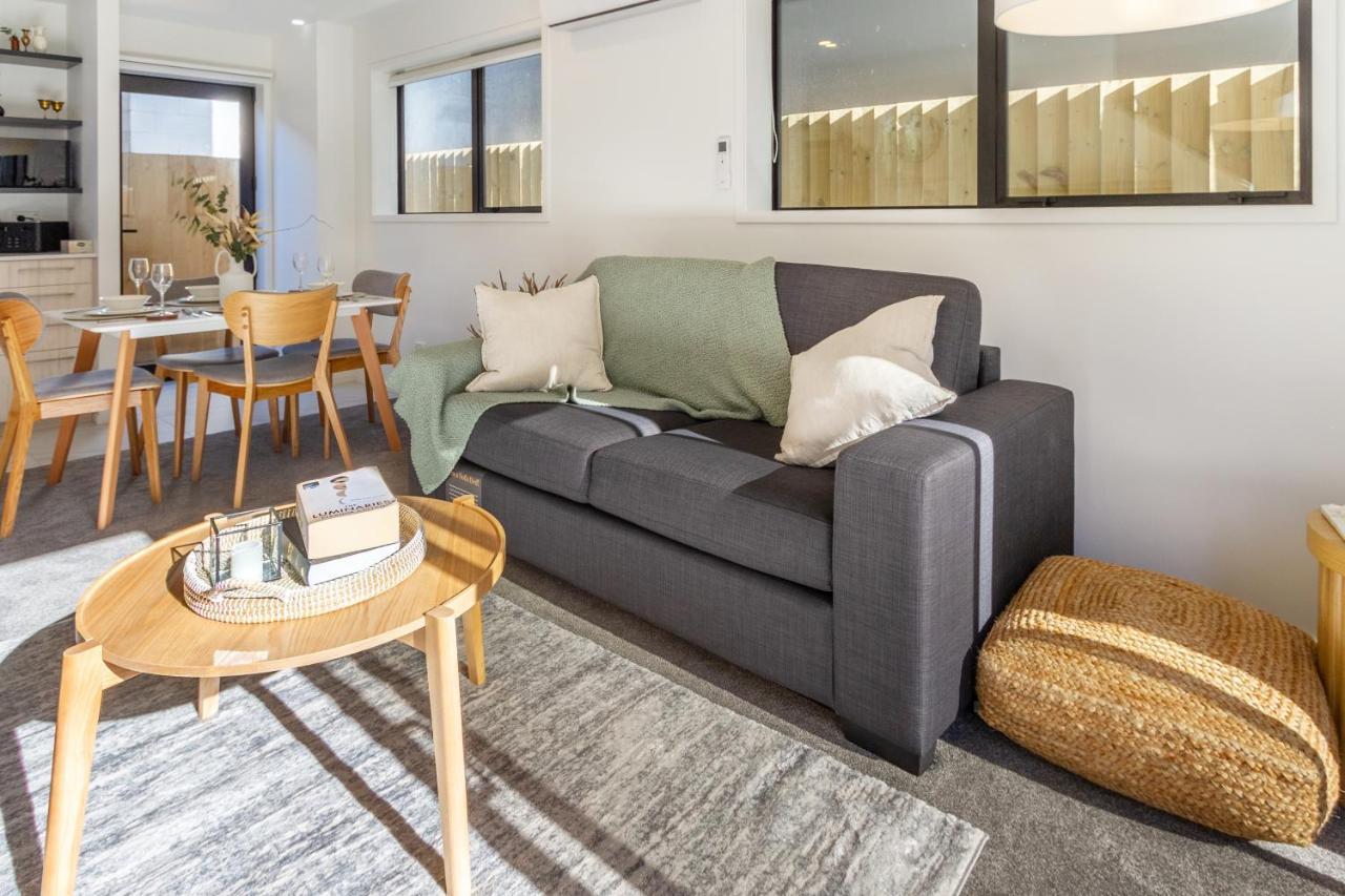 Modern Townhouse Cashel Street 2 Bed 2 Bath Apartment *