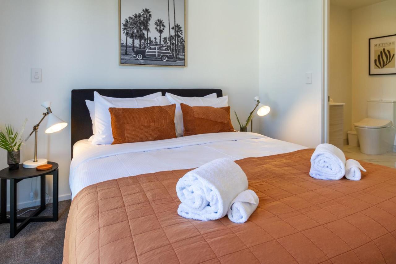 Executive Hideaway 5 Mins To Hagley Park Riverside 4 Beds 4 Bath * Christchurch