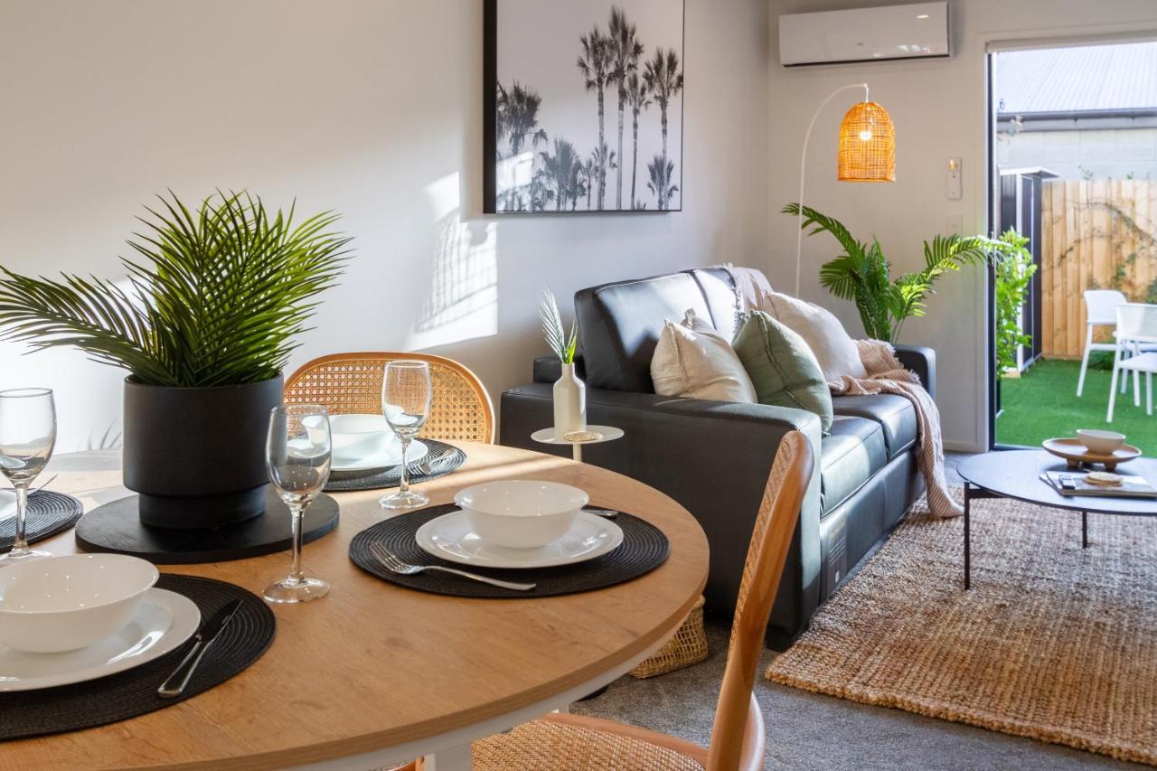 Garden City Getaway 2 Bed With Sofa Bed 1 Bath Apartment *