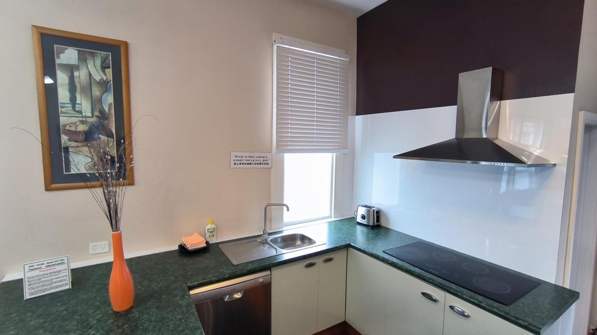 Centre Superior 3 Large Double Bedrooms Christchurch
