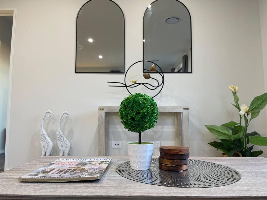 Luxury Brand New 4 Bedroom Family Retreat * Christchurch