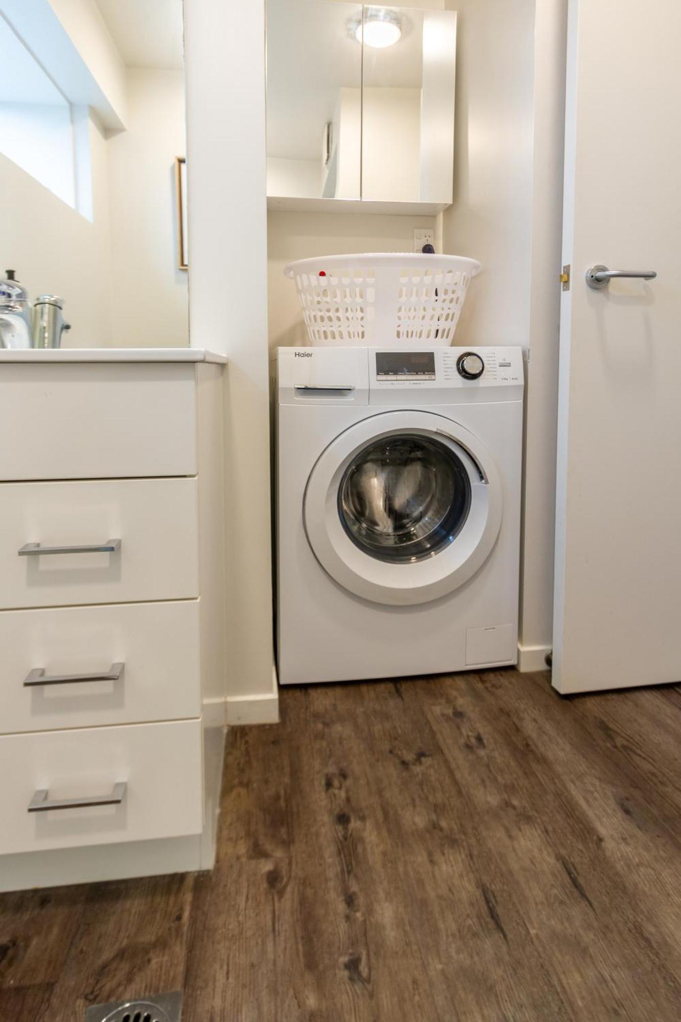 Luxurious - Single Level 2 Bed Apartment Christchurch