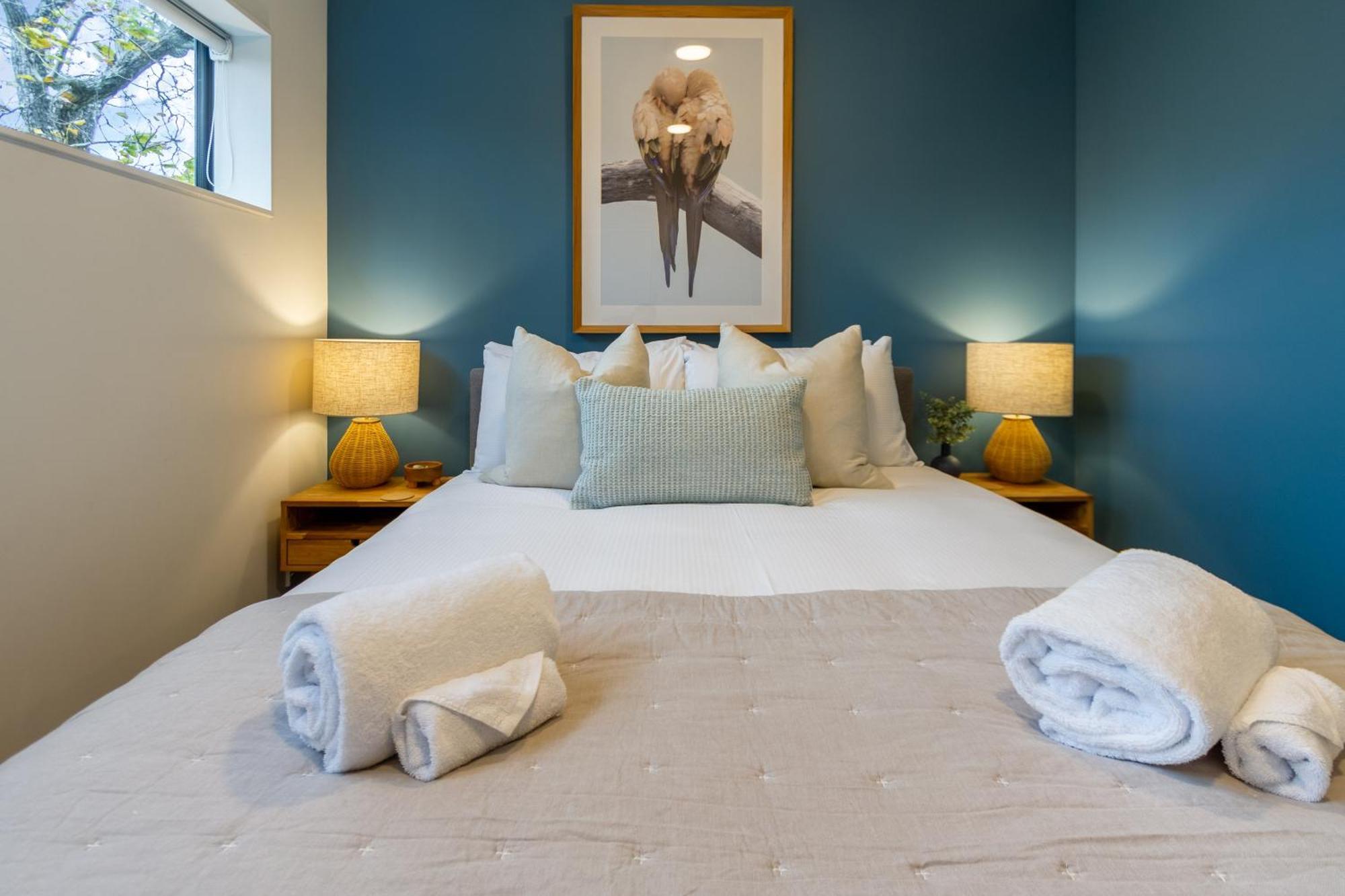Luxurious - Single Level 2 Bed Apartment