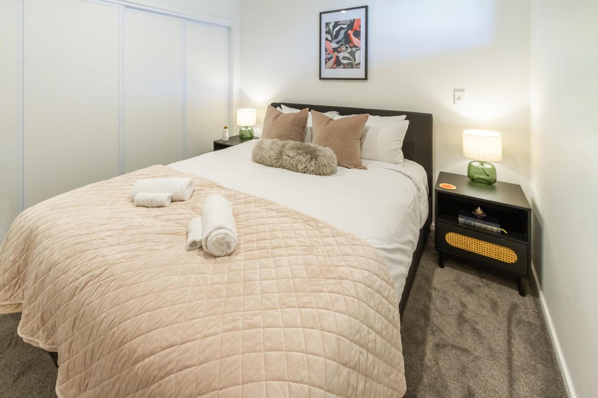 Cozy 1-bed With Park Views, Sleeps 4 Apartment Christchurch