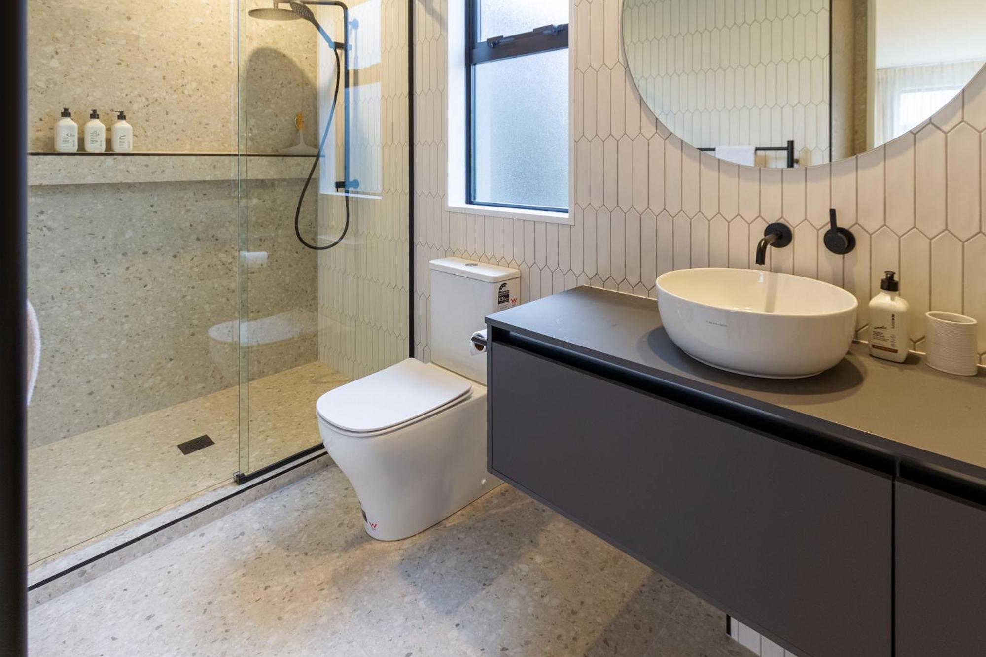 Stylish 3 Bedroom In Prime With Garage Christchurch