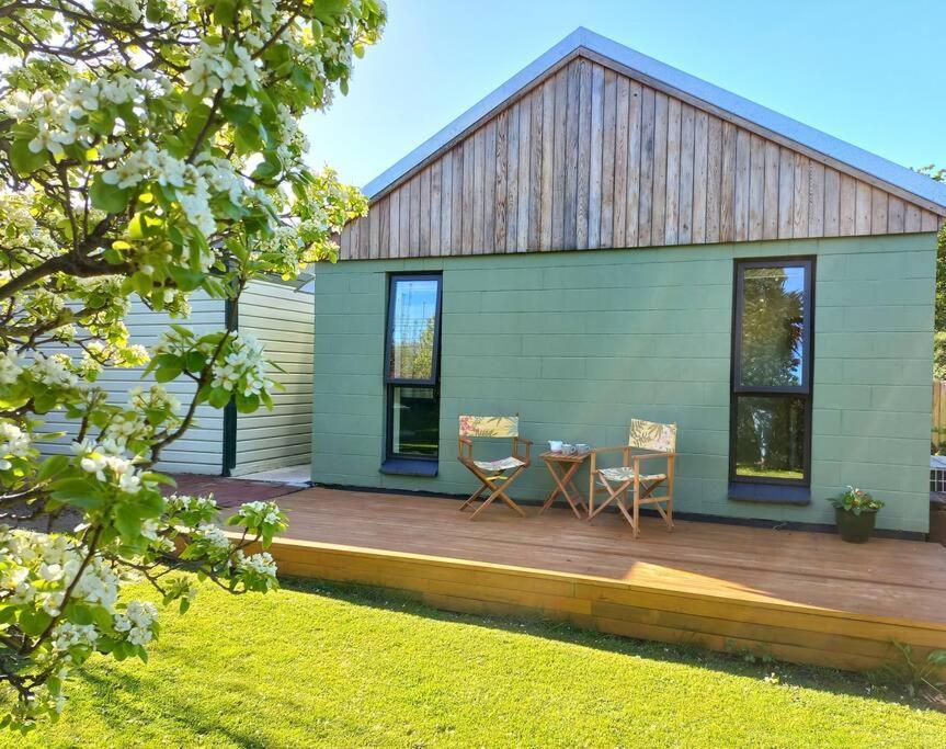 Garden Setting, Quality Independent For Two *