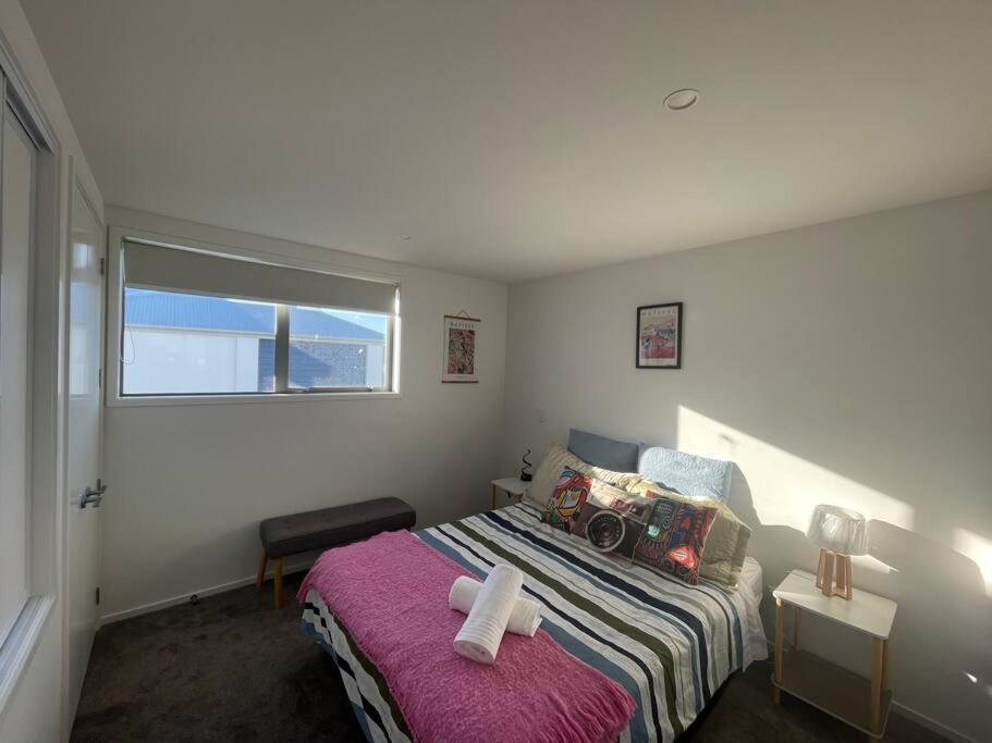 Cbd 2 Bedroom Parkside Living By Hagley With Free Parking